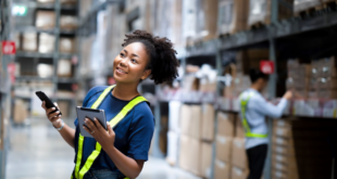 Empresa de logística abre vaga masculina para Auxiliar de Estoque em Pinhais