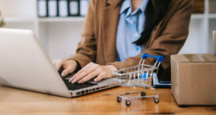 Vaga de emprego para Vendedor de E-commerce em São José dos Pinhais oferece salário de R$ 2.632,00 e benefícios completos